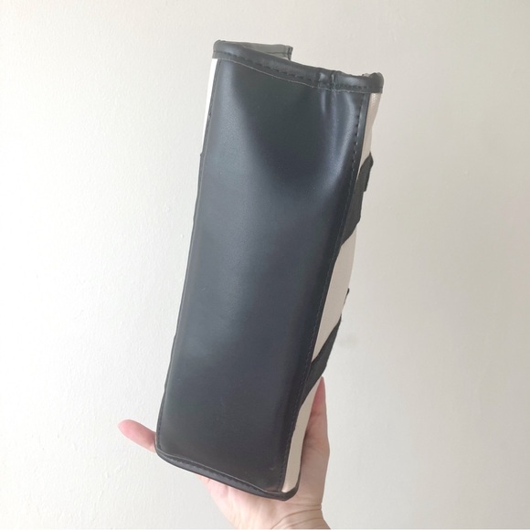 Balenciaga • Small Hardware Tote in Black & Ivory - Picture 9 of 10